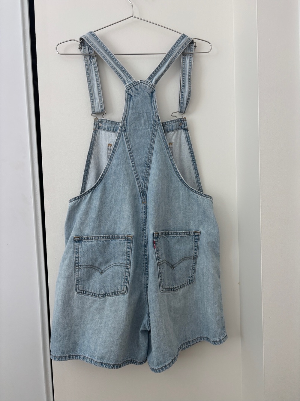 Levi’s Light Wash Denim Shortalls - Picture 2 of 4